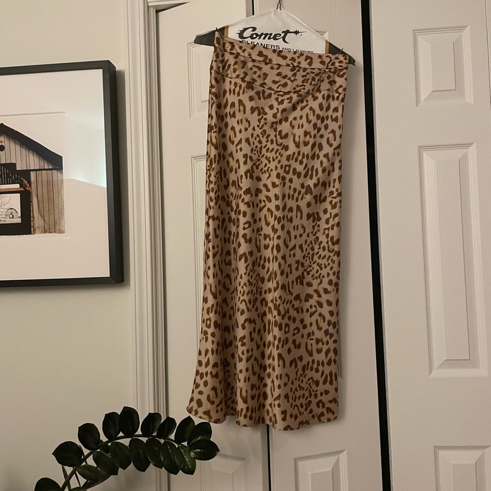 Leopard print skirt
